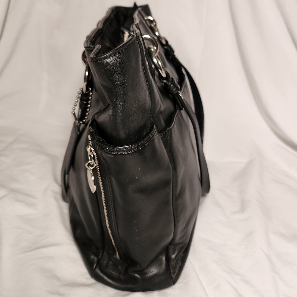 Coach Gallery Zip tote with wristlet - Picture 3 of 11